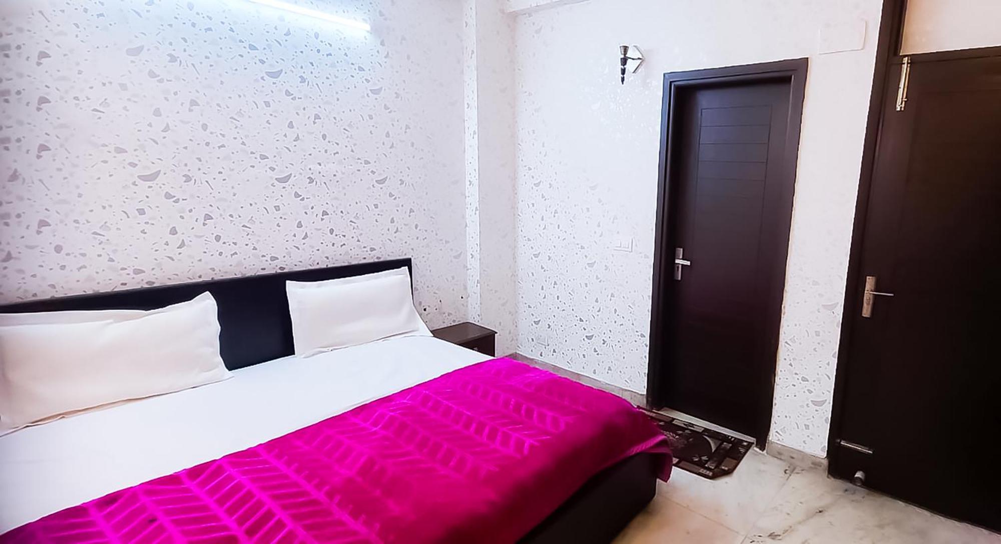 Deluxe Room In Cr Park ニューデリー エクステリア 写真